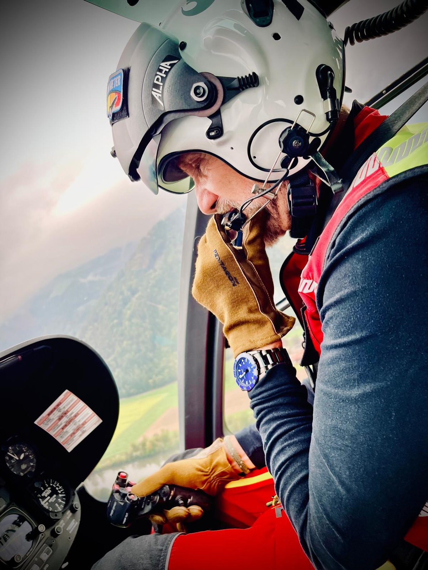 Push the Photo to get more informatin about living at the Base C33