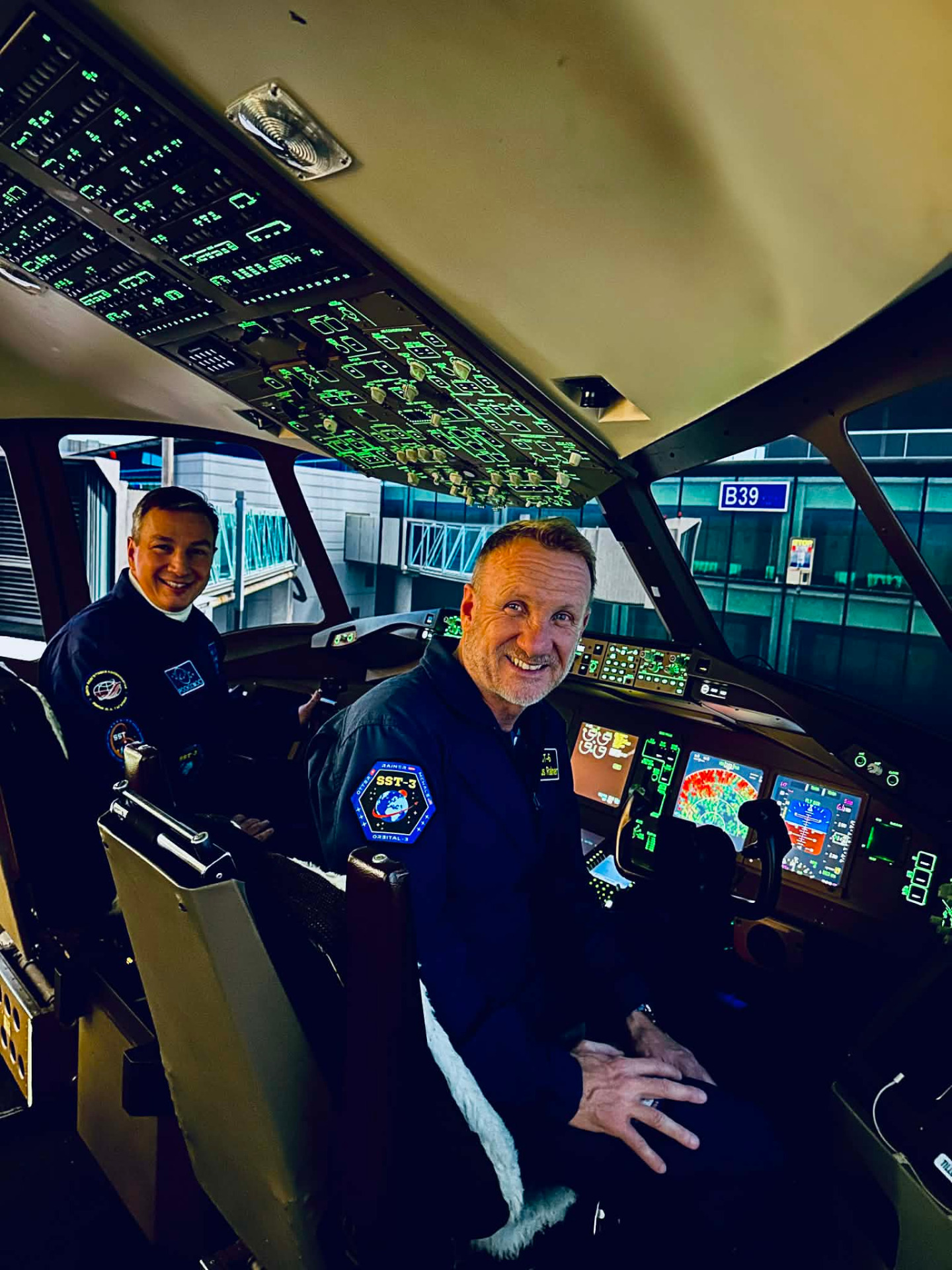 Fly and Race Simulation Center Zürich push the Photo to get the Link